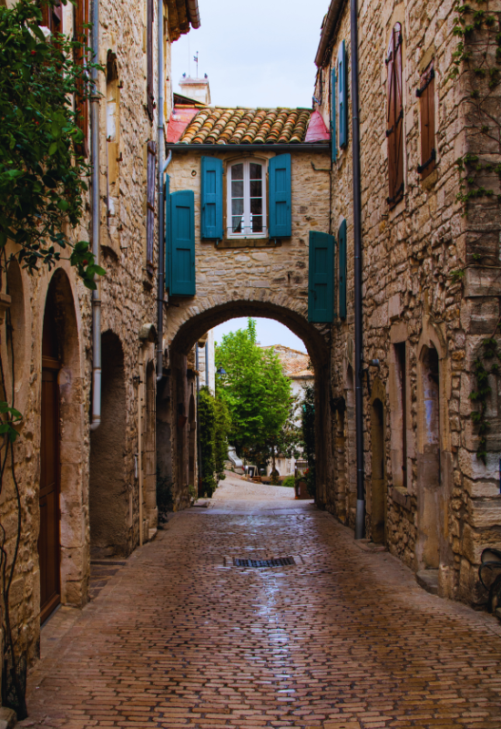 Conciergerie location Airbnb Alès et ses alentours. Vézénobres. 
